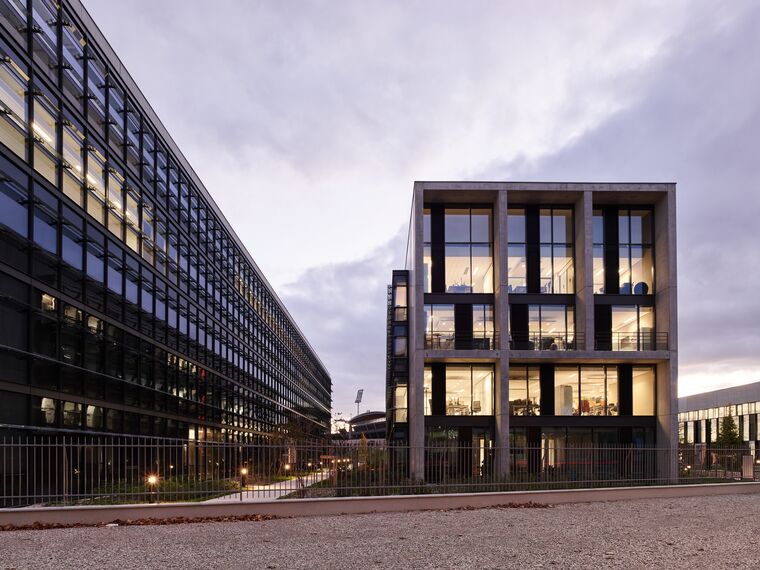 ConceptWall 86 Aluminium Façades, ThermoSystem 68 Aluminium Windows, ConceptWall 50 Aluminium Façades and TS 68-HV Aluminium Windows - Office building Jardins du Lou located in Lyon, France