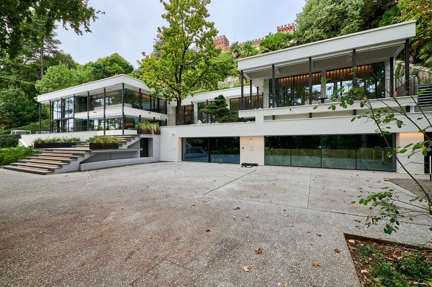 SlimLine 38 Aluminium Windows, SlimLine 38 Aluminium Doors, HiFinity Aluminium Sliding & Folding Doors, ConceptRoof 120 Aluminium Conservatories, SlimLine 38 Standard Aluminium Windows, SlimLine 38 Classic Aluminium Windows, SlimLine 38 Standard Aluminium Doors and SlimLine 38 Classic Aluminium Doors - Villa R&N located in Milan, Italy