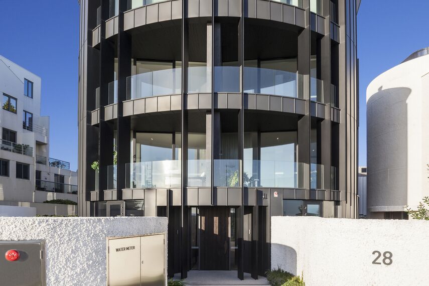 ConceptPatio 130 Aluminium Sliding & Folding Doors, ConceptWall 50 Aluminium Façades, SlimLine 68 Aluminium Windows and ConceptSystem 77 Aluminium Doors - The Esplanade located in Brighton, Australia