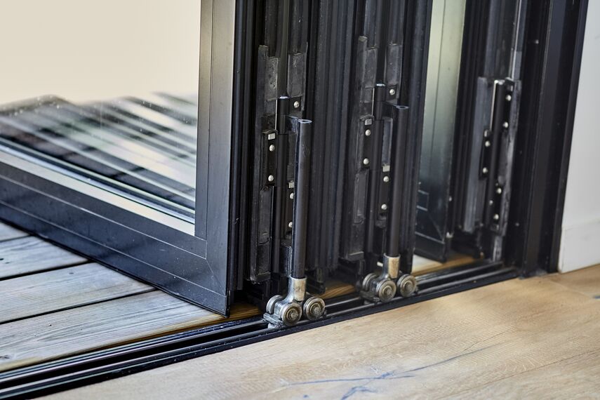 ConceptPatio 68 Aluminium Sliding & Folding Doors, ConceptFolding 77 Aluminium Sliding & Folding Doors and TS 68 Aluminium Windows - House Maison Privée - Le Pouliguen located in Le Pouliguen, France