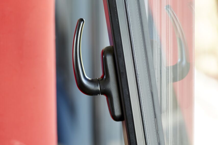 ConceptPatio 68 Aluminium Sliding & Folding Doors, ConceptFolding 77 Aluminium Sliding & Folding Doors and TS 68 Aluminium Windows - House Maison Privée - Le Pouliguen located in Le Pouliguen, France