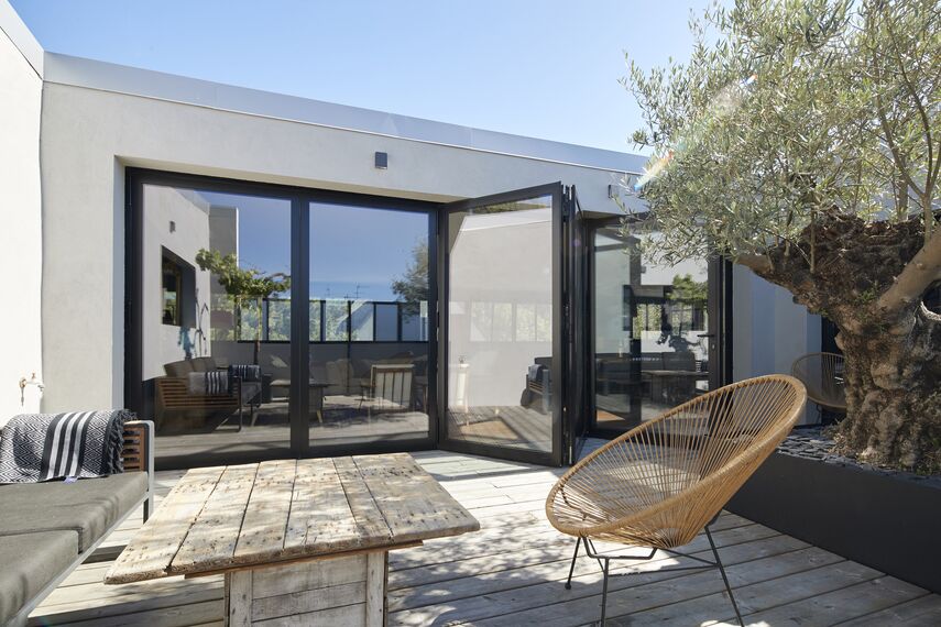 ConceptPatio 68 Aluminium Sliding & Folding Doors, ConceptFolding 77 Aluminium Sliding & Folding Doors and TS 68 Aluminium Windows - House Maison Privée - Le Pouliguen located in Le Pouliguen, France