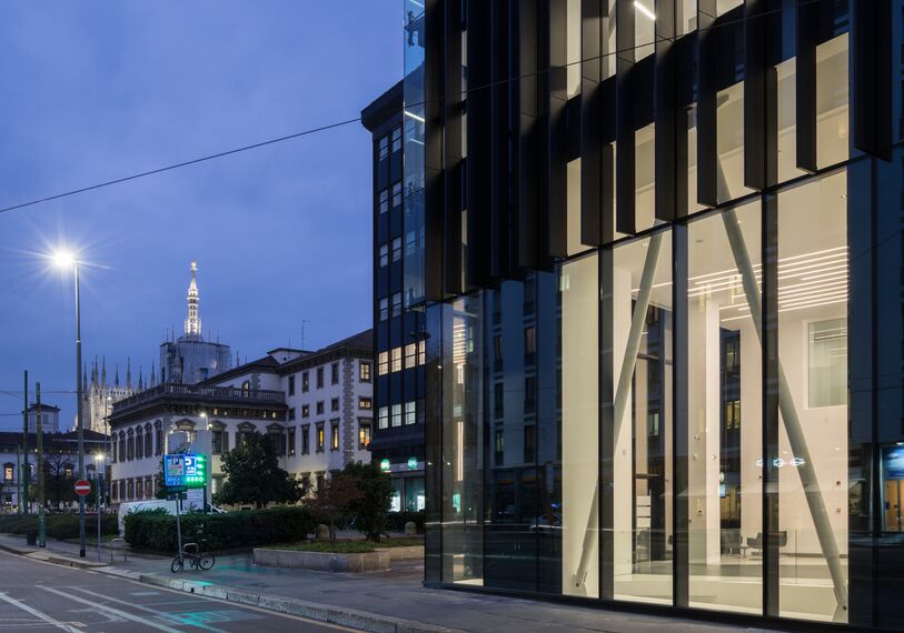 CW 60-SC Aluminium Façades - Office building Office building Largo Augusto Milano located in Milan, Italy