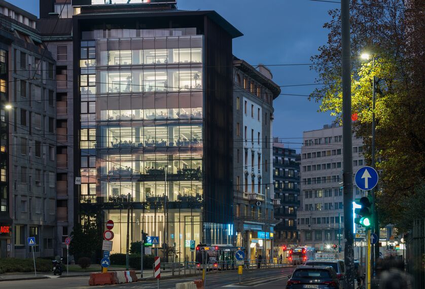 CW 60-SC Aluminium Façades - Office building Office building Largo Augusto Milano located in Milan, Italy