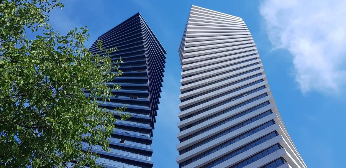 ConceptWall 50 Aluminium Façades, ConceptSystem 77 Aluminium Doors and ConceptSystem 77 Aluminium Windows - Apartmentcomplex Axis Towers located in Tbilisi, Georgia