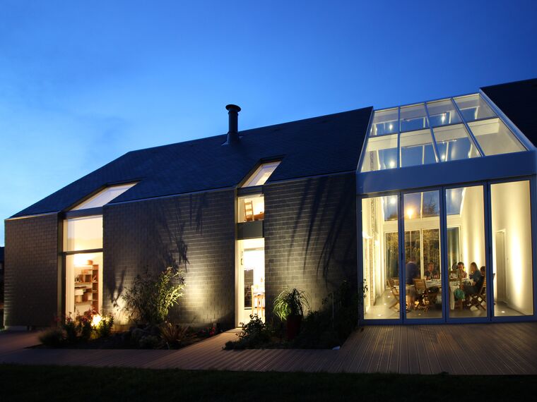 ConceptWall 50 Aluminium Façades, ThermoSystem 68 Aluminium Windows, ConceptPatio 68 Aluminium Sliding & Folding Doors and ConceptFolding 77 Aluminium Sliding & Folding Doors - House Bioclimatic Private House located in Crach, France