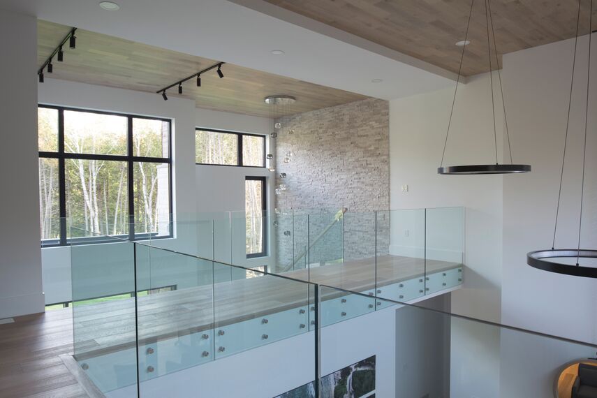 ConceptWall 50 Aluminium Façades and ConceptSystem 77 Aluminium Windows - Forest View Residence located inCanada