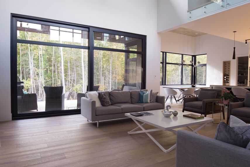 ConceptWall 50 Aluminium Façades and ConceptSystem 77 Aluminium Windows - Forest View Residence located inCanada