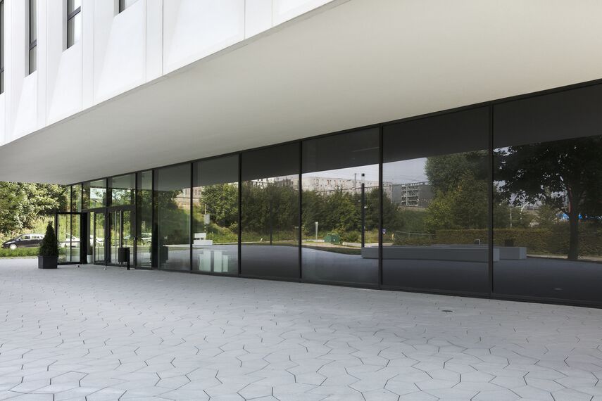 ConceptWall 50 Aluminium Façades and ConceptSystem 77 Aluminium Windows - College/University KULAB located in Brugge, Belgium