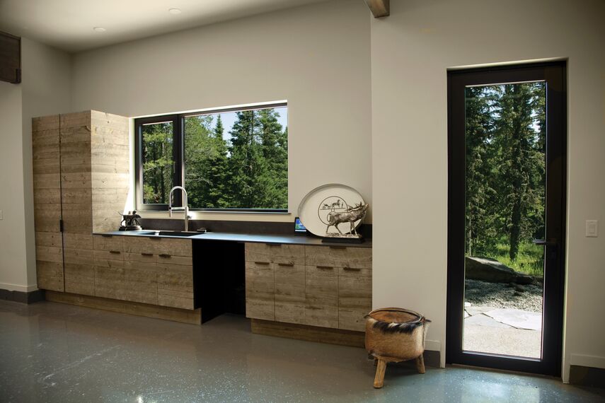 ConceptSystem 77 Aluminium Windows, ConceptSystem 77 Aluminium Doors, HiFinity Aluminium Sliding & Folding Doors and Purity Handles - Flying Star Residence located in Bridger Canyon, United States of America