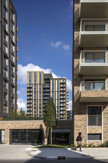 ConceptSystem 77 Aluminium Doors and ConceptSystem 77 Aluminium Windows - Residental/Project Emerald Gardens located in London, United Kingdom