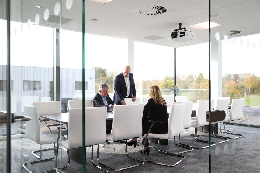 HiFinity Aluminium Sliding & Folding Doors, CW 50-FP Aluminium Façades, CS 77 Fire Proof Aluminium Windows and CW 50-SC Aluminium Façades - Reynaers Knowledge Centre located in Birmingham, United Kingdom