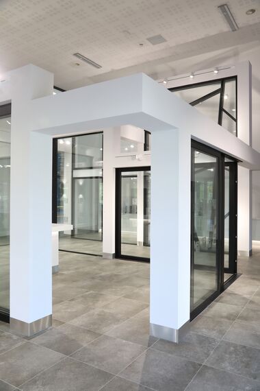HiFinity Aluminium Sliding & Folding Doors, CW 50-FP Aluminium Façades, CS 77 Fire Proof Aluminium Windows and CW 50-SC Aluminium Façades - Reynaers Knowledge Centre located in Birmingham, United Kingdom