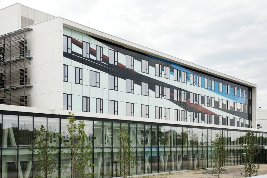 ConceptSystem 77 Aluminium Windows, BriseSoleil 100 Solar Shadings and CS 77 Fire Proof Aluminium Windows - AZ Sint Maarten located in Mechelen, Belgium