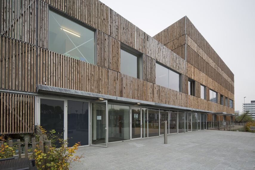 CS 38-SL Cancelled Systems and SlimLine 38 Aluminium Windows - Boarding school Children's Campus Zuidas located in Amsterdam, The Netherlands