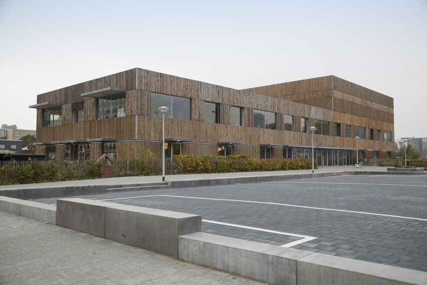 CS 38-SL Cancelled Systems and SlimLine 38 Aluminium Windows - Boarding school Children's Campus Zuidas located in Amsterdam, The Netherlands
