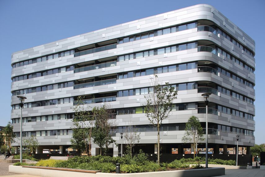 CS 86-HI (c) Cancelled Systems, ConceptWall 50 Aluminium Façades, ConceptPatio 130 Aluminium Sliding & Folding Doors, Vision 50 Aluminium Doors and ConceptSystem 77 Aluminium Windows - Apartmentcomplex Greenwich Square located in London, United Kingdom