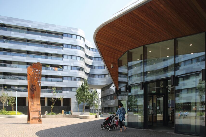 CS 86-HI (c) Cancelled Systems, ConceptWall 50 Aluminium Façades, ConceptPatio 130 Aluminium Sliding & Folding Doors, Vision 50 Aluminium Doors and ConceptSystem 77 Aluminium Windows - Apartmentcomplex Greenwich Square located in London, United Kingdom