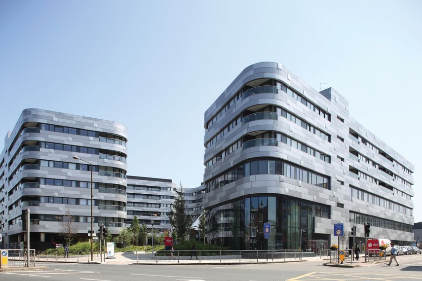 CS 86-HI (c) Cancelled Systems, ConceptWall 50 Aluminium Façades, ConceptPatio 130 Aluminium Sliding & Folding Doors, Vision 50 Aluminium Doors and ConceptSystem 77 Aluminium Windows - Apartmentcomplex Greenwich Square located in London, United Kingdom