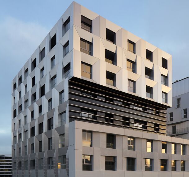 XS 68 Aluminium Windows and ConceptFolding 77 Aluminium Sliding & Folding Doors - Apartmentcomplex Macdonald warehouse - Lot N5 and S6 located in Paris, France