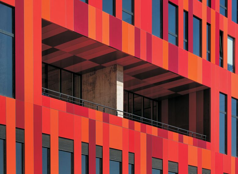 CS 86-HI (c) Cancelled Systems and CW 50-SC Aluminium Façades - Business center Lapishan located in Istanbul, Turkey