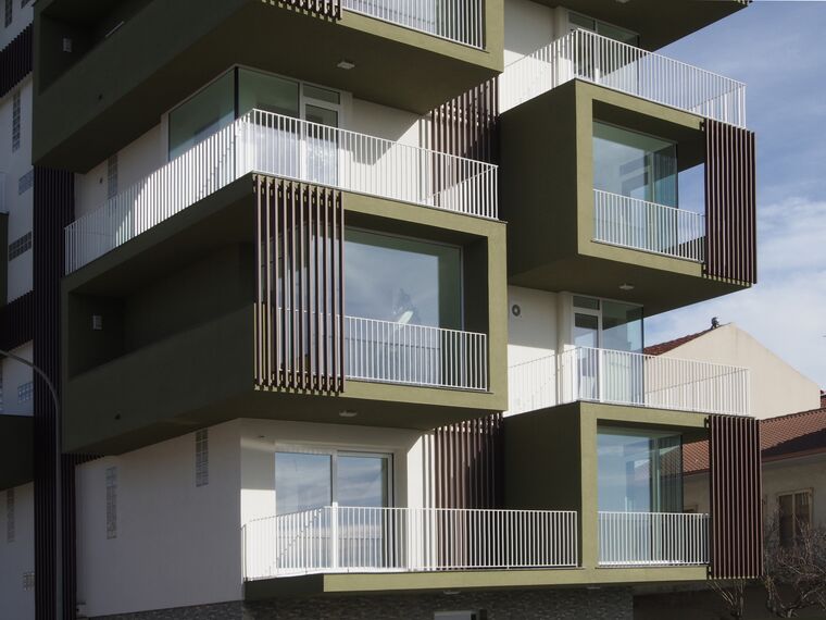 ConceptSystem 77 Aluminium Windows, ThermoSystem 68 Aluminium Windows and ConceptPatio 68 Aluminium Sliding & Folding Doors - Apartmentcomplex La casa sull'olivo located in Ragusa, Italy