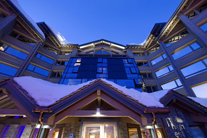 CW 60-Solar Aluminium Façades - Hotel Altapura located in Val Thorens, France