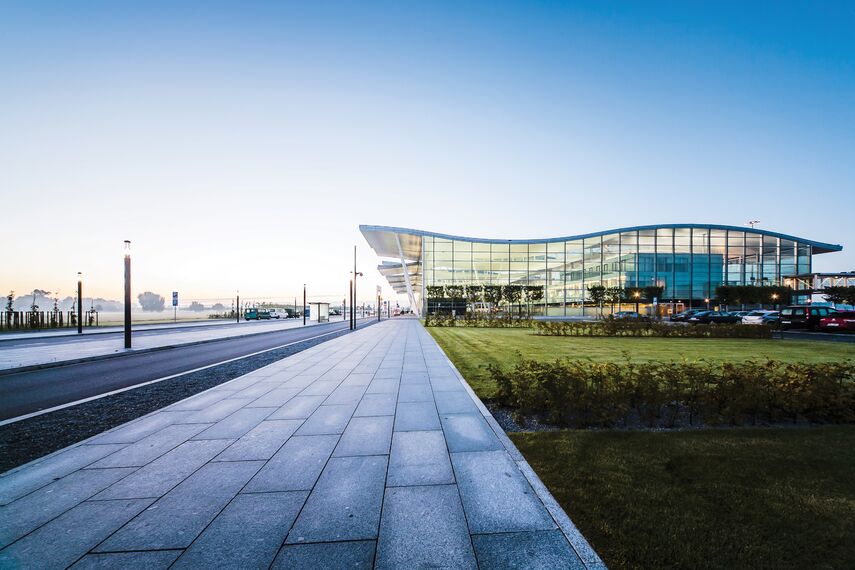 ConceptWall 60 Aluminium Façades, ConceptSystem 77 Aluminium Windows, ConceptSystem 59Pa Aluminium Windows, ConceptWall 50 Aluminium Façades, CW 50-FP Aluminium Façades and CW 50-SG Aluminium Façades - MPL Passenger Terminal located in Wrocław, Poland