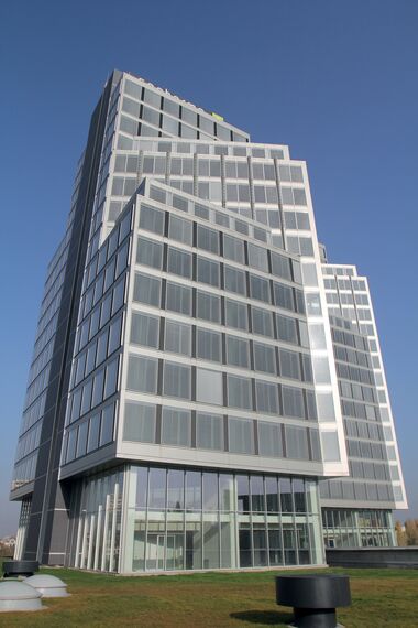 CW 86 Standard Aluminium Façades, CS 86-HI (c) Cancelled Systems and CW 86-EF Aluminium Façades - Sopharma Litex Business Towers located in Sofia, Bulgaria