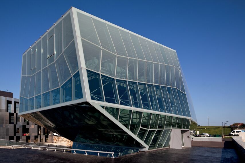 ConceptSystem 77 Aluminium Doors, ConceptWall 60 Aluminium Façades and ConceptSystem 77 Aluminium Windows - Office building Ambar Engineering & Innovation Centre located in Santander, Spain