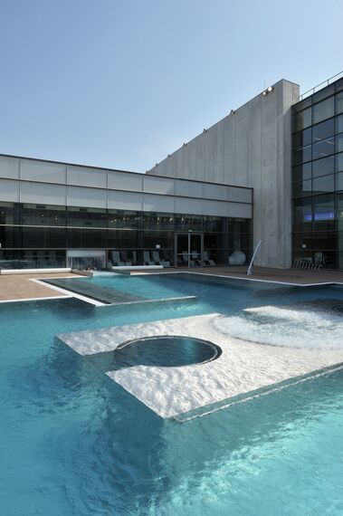 ConceptWall 50 Aluminium Façades - Swimming pool Vitam' Parc Neydens located in Neydens, France