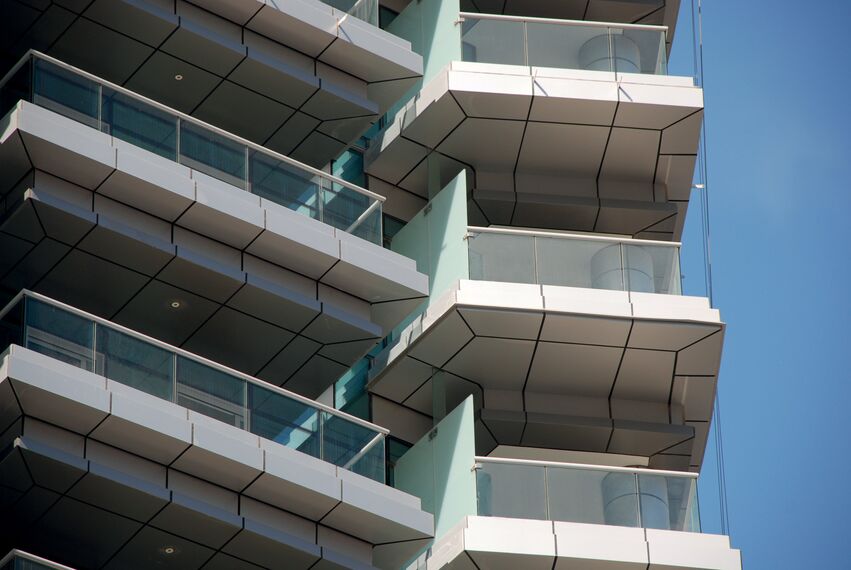 ConceptWall 50 Aluminium Façades - Apartmentcomplex Bayside Residence located in Dubai, United Arab Emirates