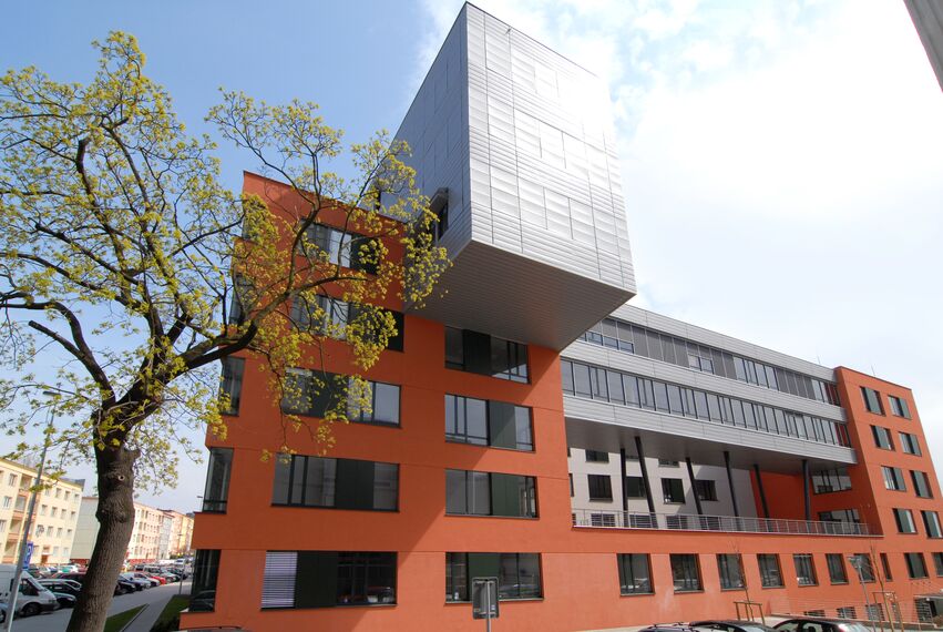 ConceptWall 50 Aluminium Façades and CW 50-FP Aluminium Façades - Office building East Building located in Poznań, Czech Republic