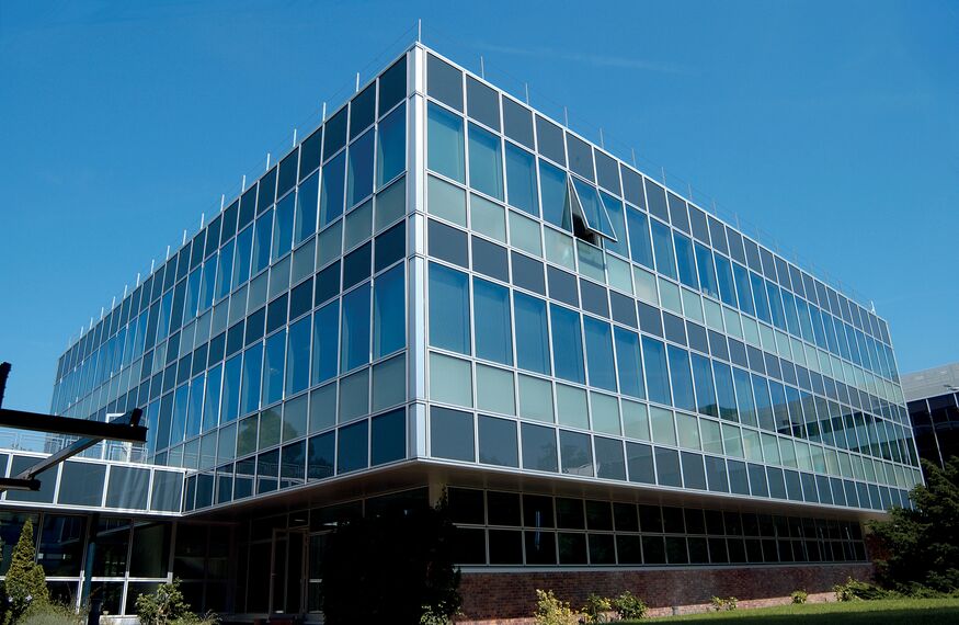 ConceptWall 86 Aluminium Façades - College/University Insead located in Fontainebleau, France