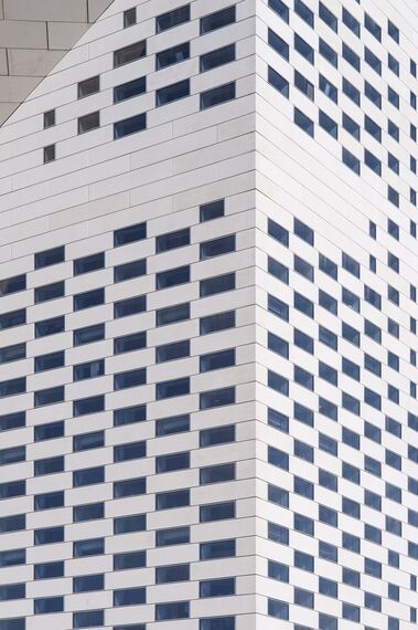 ConceptDoor 45Pa Aluminium Doors, ConceptWall 86 Aluminium Façades, ConceptPatio 130 Aluminium Sliding & Folding Doors and ConceptWall 50 Aluminium Façades - Entertainment LA MÉCA located in Bordeaux, France