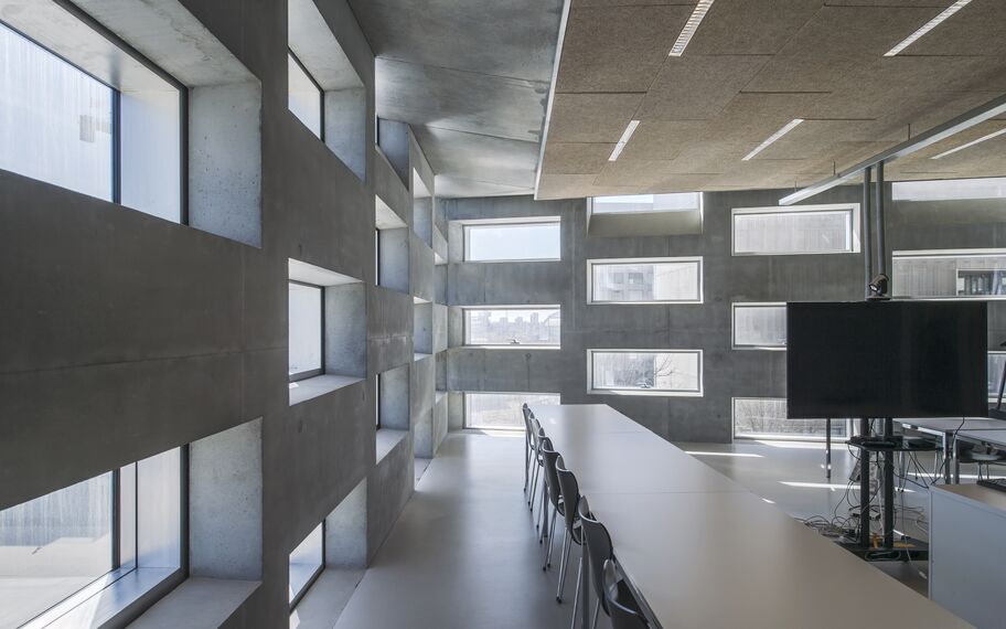 ConceptDoor 45Pa Aluminium Doors, ConceptWall 86 Aluminium Façades, ConceptPatio 130 Aluminium Sliding & Folding Doors and ConceptWall 50 Aluminium Façades - Entertainment LA MÉCA located in Bordeaux, France