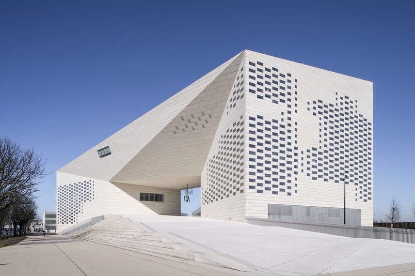 ConceptDoor 45Pa Aluminium Doors, ConceptWall 86 Aluminium Façades, ConceptPatio 130 Aluminium Sliding & Folding Doors and ConceptWall 50 Aluminium Façades - Entertainment LA MÉCA located in Bordeaux, France