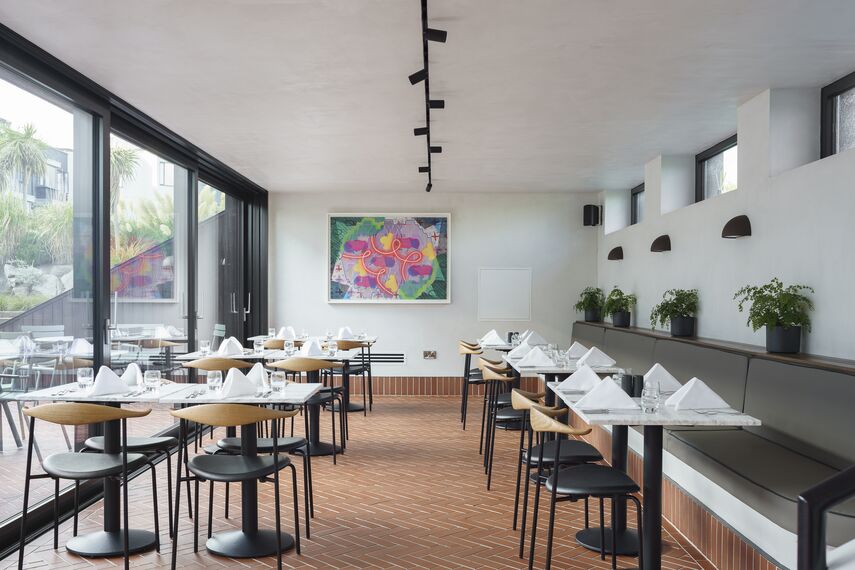 ConceptWall 50 Aluminium Façades, SlimLine 38 Aluminium Doors, CW 50-SC Aluminium Façades, SlimLine 38 HI Aluminium Windows, CS 77-HI Aluminium Doors and CS 77-HI+ Aluminium Windows - The Sea Rooms located in Rosslare, Ireland