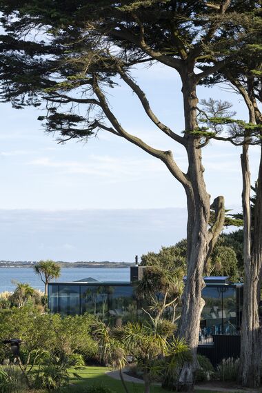 ConceptWall 50 Aluminium Façades, SlimLine 38 Aluminium Doors, CW 50-SC Aluminium Façades, SlimLine 38 HI Aluminium Windows, CS 77-HI Aluminium Doors and CS 77-HI+ Aluminium Windows - The Sea Rooms located in Rosslare, Ireland