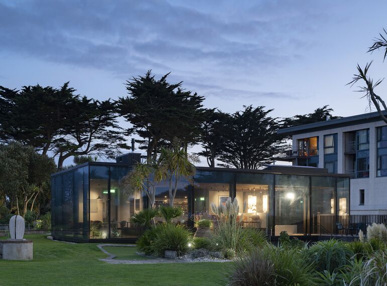 ConceptWall 50 Aluminium Façades, SlimLine 38 Aluminium Doors, CW 50-SC Aluminium Façades, SlimLine 38 HI Aluminium Windows, CS 77-HI Aluminium Doors and CS 77-HI+ Aluminium Windows - The Sea Rooms located in Rosslare, Ireland