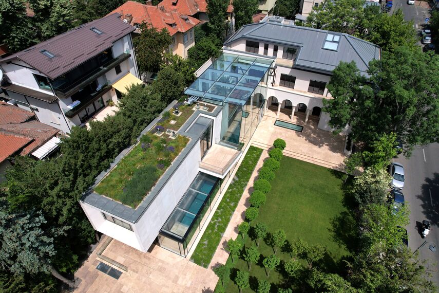 HiFinity Aluminium Sliding & Folding Doors - Villa JCV located in Bucharest, Romania