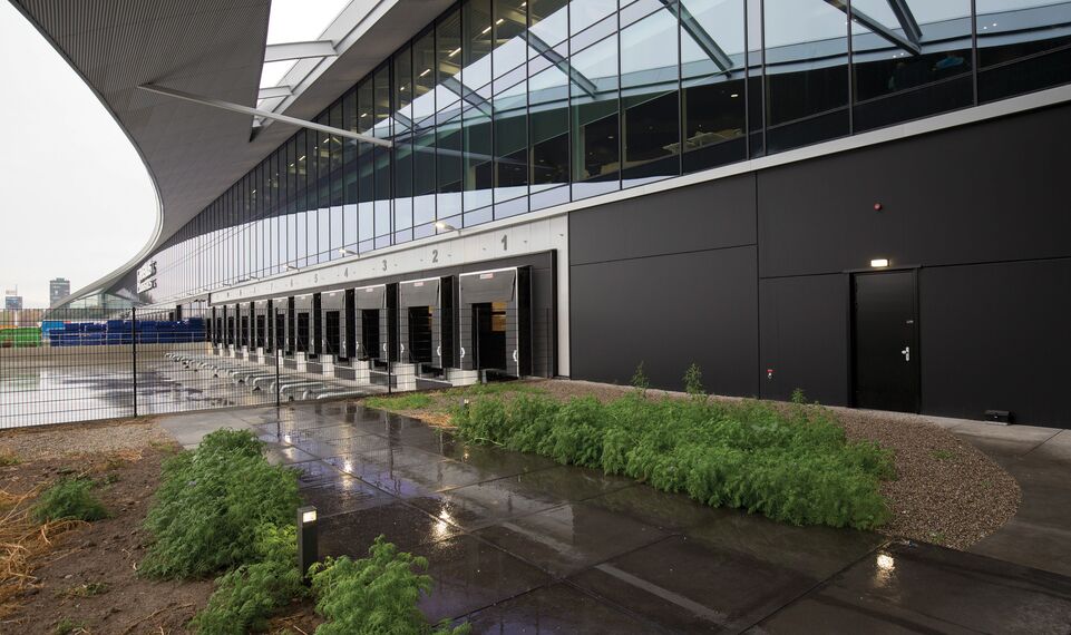 ConceptFolding 77 Aluminium Sliding & Folding Doors and ConceptWall 50 Aluminium Façades - DC New Logic III located in Tilburg, The Netherlands