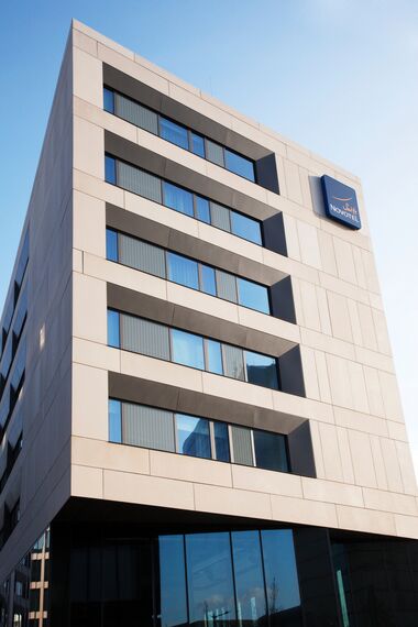 ConceptSystem 77 Aluminium Windows and CW 50-HI Aluminium Façades - Hotel/Holiday complex Novotel Luxemburg located inLuxembourg