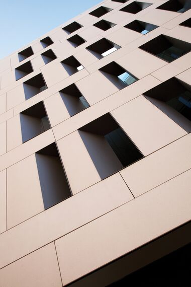 ConceptSystem 77 Aluminium Windows, CS 86-HI (c) Cancelled Systems and CW 50-HI Aluminium Façades - Novotel Luxemburg located inLuxembourg