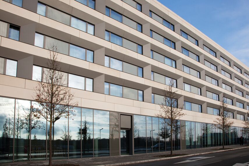 ConceptSystem 77 Aluminium Windows and CW 50-HI Aluminium Façades - Hotel/Holiday complex Novotel Luxemburg located inLuxembourg