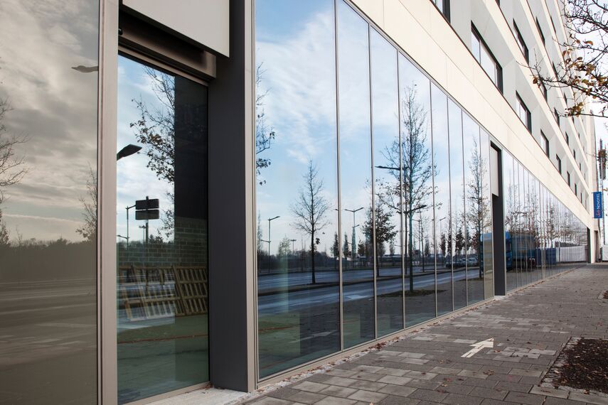 ConceptSystem 77 Aluminium Windows, CS 86-HI (c) Cancelled Systems and CW 50-HI Aluminium Façades - Novotel Luxemburg located inLuxembourg