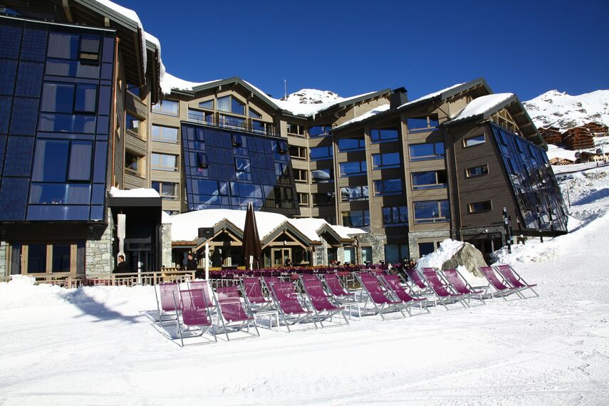 CW 60-Solar Aluminium Façades - Hotel Altapura located in Val Thorens, France