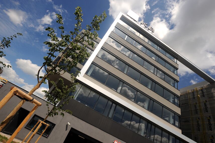 CS 86-HI (c) Cancelled Systems and ConceptWall 50 Aluminium Façades - Západní mêsto (city west) Office Building located in Prague, Czech Republic