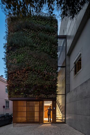 ConceptWall 50 Aluminium Façades, CP 50 Aluminium Sliding & Folding Doors and ConceptRoof 120 Aluminium Conservatories - Bio-inspired Private House located in Lisbon, Portugal