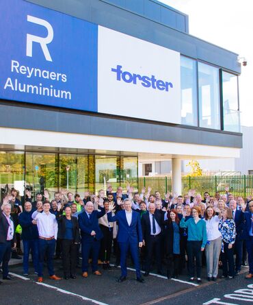 reynaers aluminium uk office staff photo